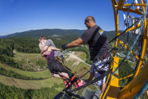 Zážitek Bungee jumping z televizní věže